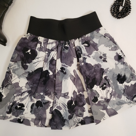 Express Design Studio Skirt - Picture 2 of 8